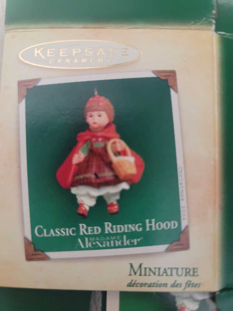 Classic Red Riding Hood - Madame Alexander Miniature (Little Red Riding Hood) ornament collectible [Barcode 015012817690] - Main Image 2