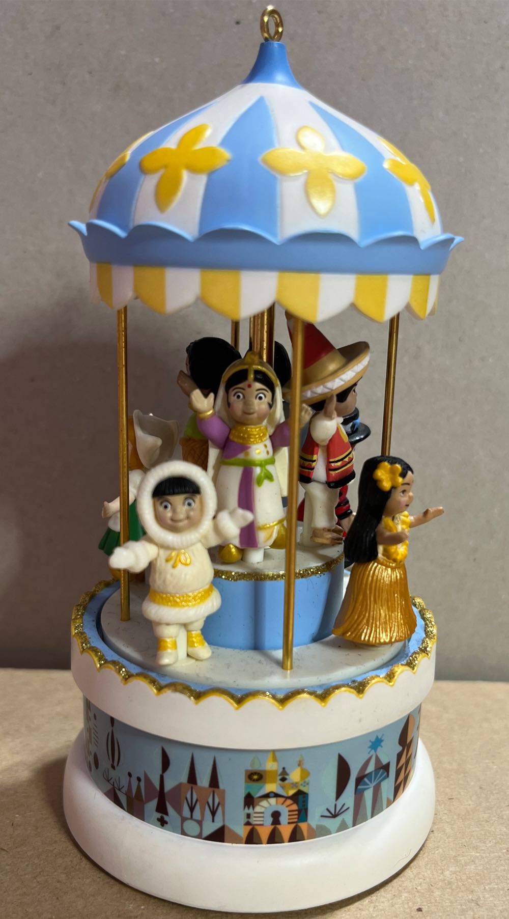 Small World - Disney (Disney Rides) ornament collectible [Barcode 015012820041] - Main Image 3
