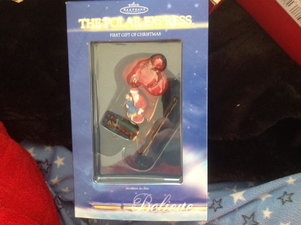 Isotoner White gloves