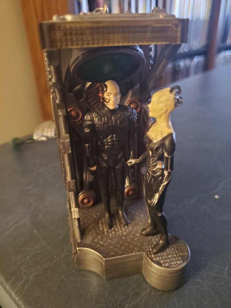 Locutus Of Borg - Star Trek: The Next Generation (Star Trek) ornament collectible [Barcode 015012852905] - Main Image 3