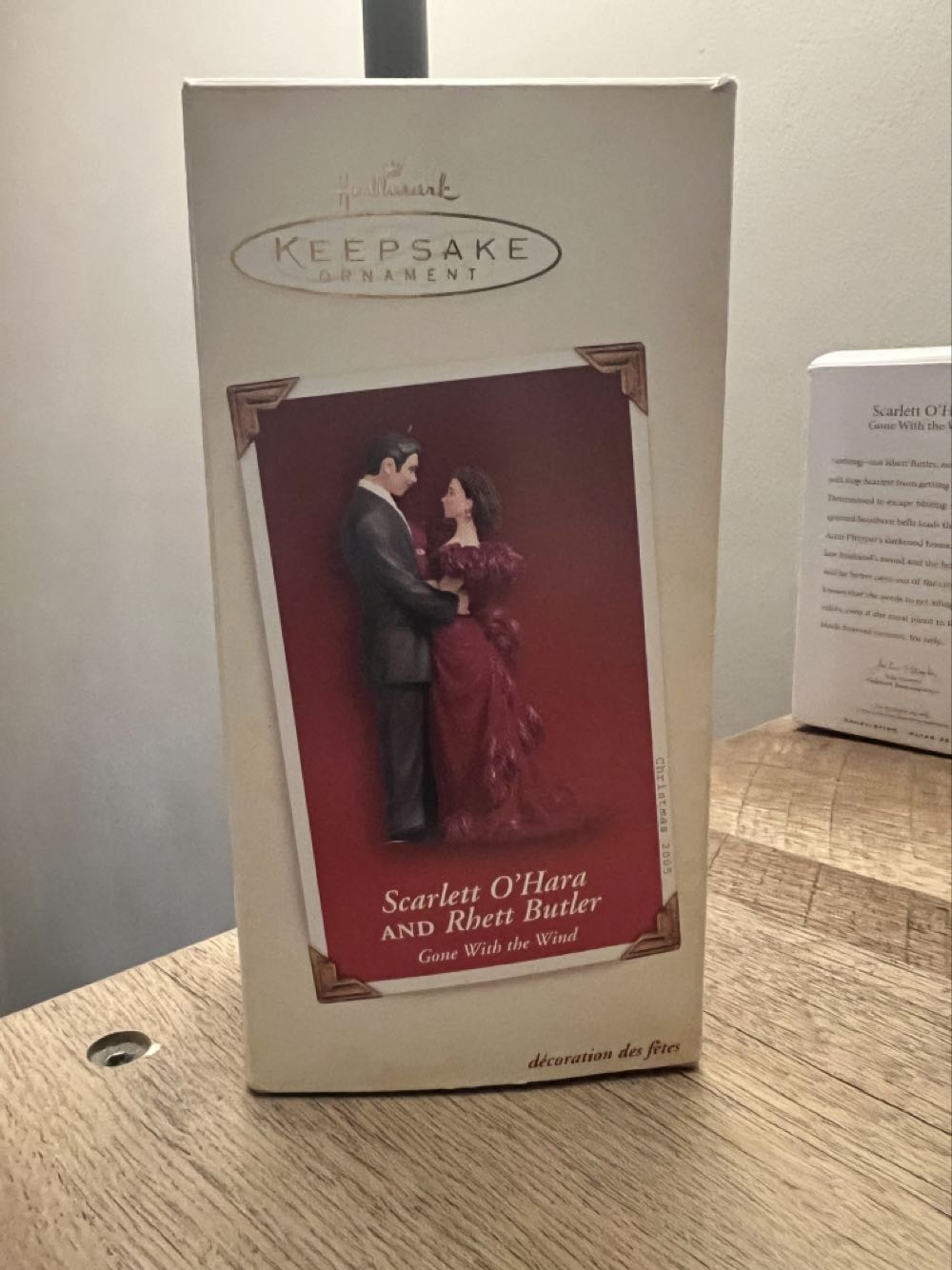 Scarlett O’Hara And Rhett Butler - Gone With The Wind (Gone With The Wind) ornament collectible [Barcode 015012857238] - Main Image 2