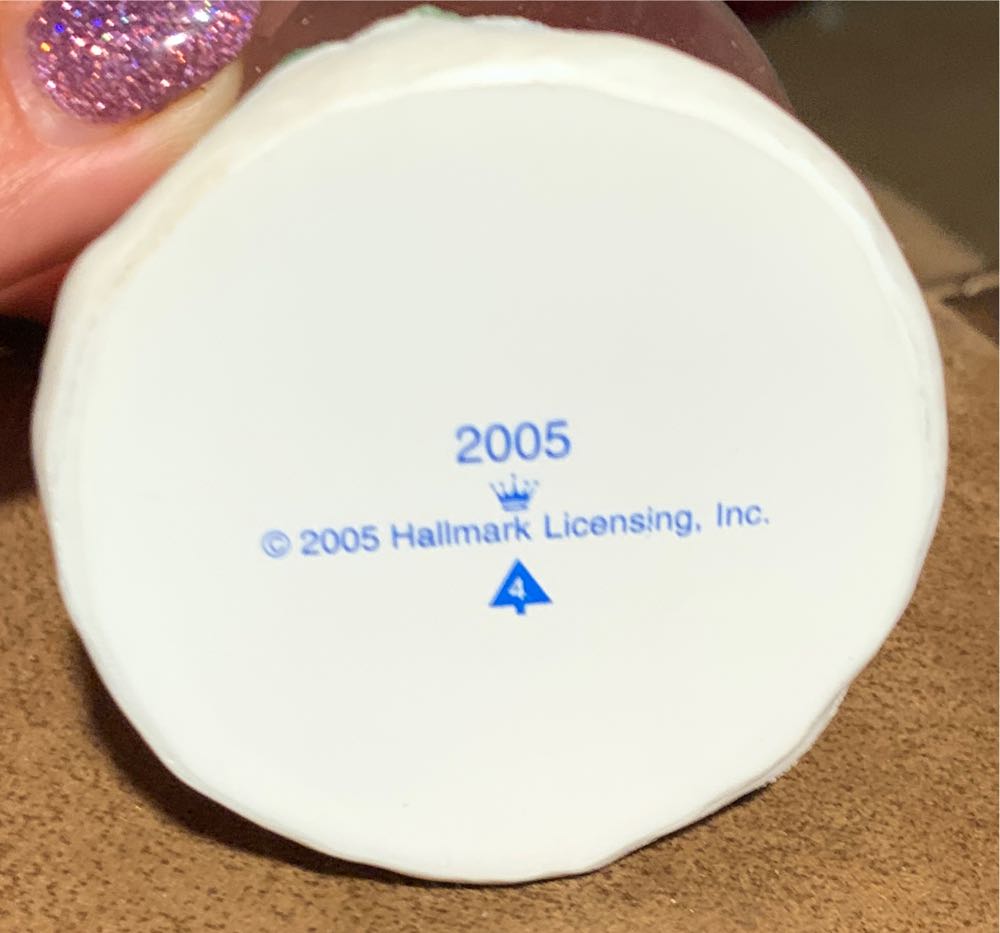 WW#4 Ice Skaters Delight (Snow Globe) - Winter Wonderland (Snow Globes) ornament collectible [Barcode 015012859355] - Main Image 4