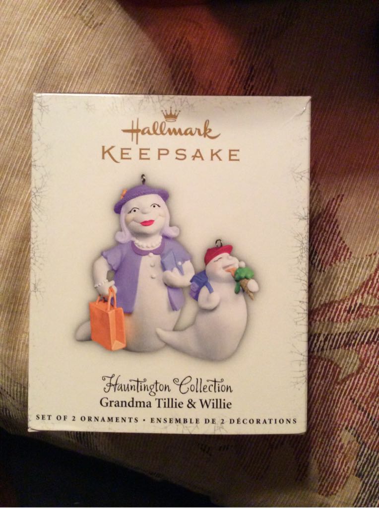 Hauntington Grandma Tillie & Willie - Hauntington Collection (Halloween) ornament collectible [Barcode 015012870084] - Main Image 1