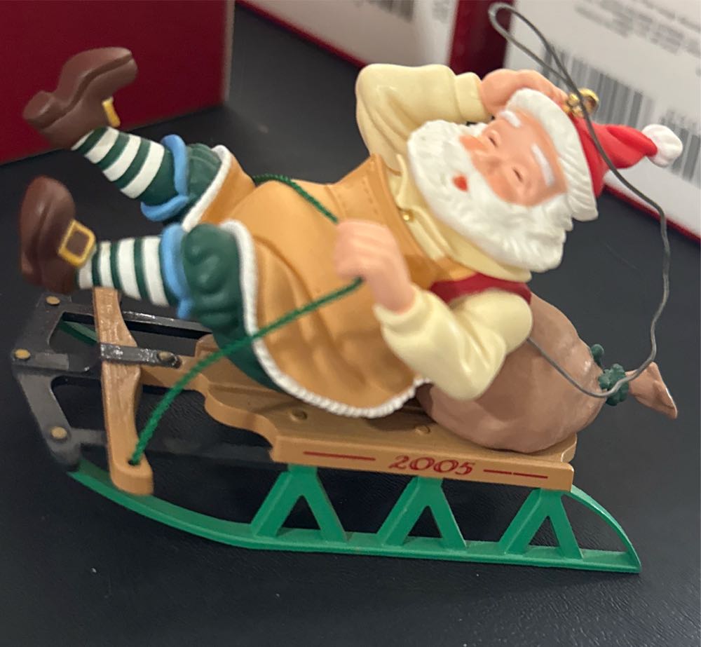 Toymaker Santa 2005 Exclusive Repaint - Toymaker Santa Series (Santa) ornament collectible [Barcode 015012871104] - Main Image 6