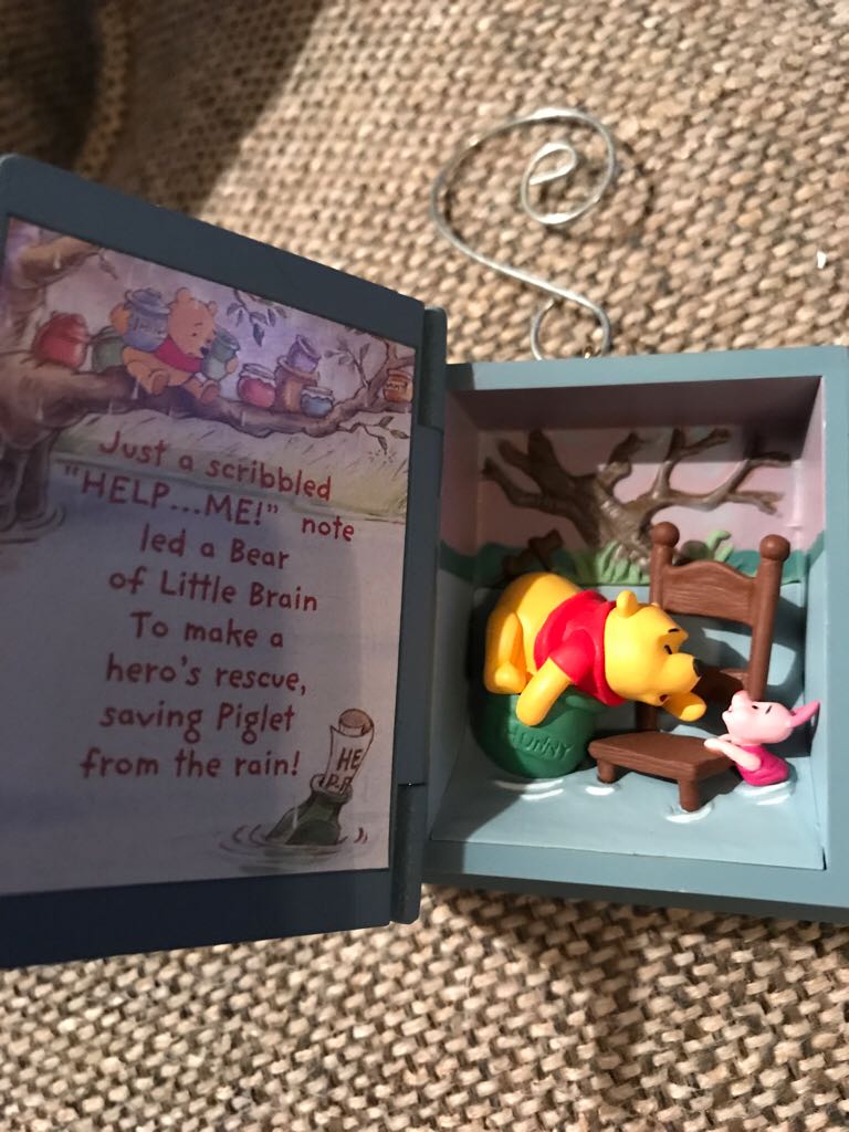 Winnie The Pooh Book #8 - Rainy Day Rescue - Winnie The Pooh Books (Disney-Winnie The Pooh) ornament collectible [Barcode 015012871449] - Main Image 2