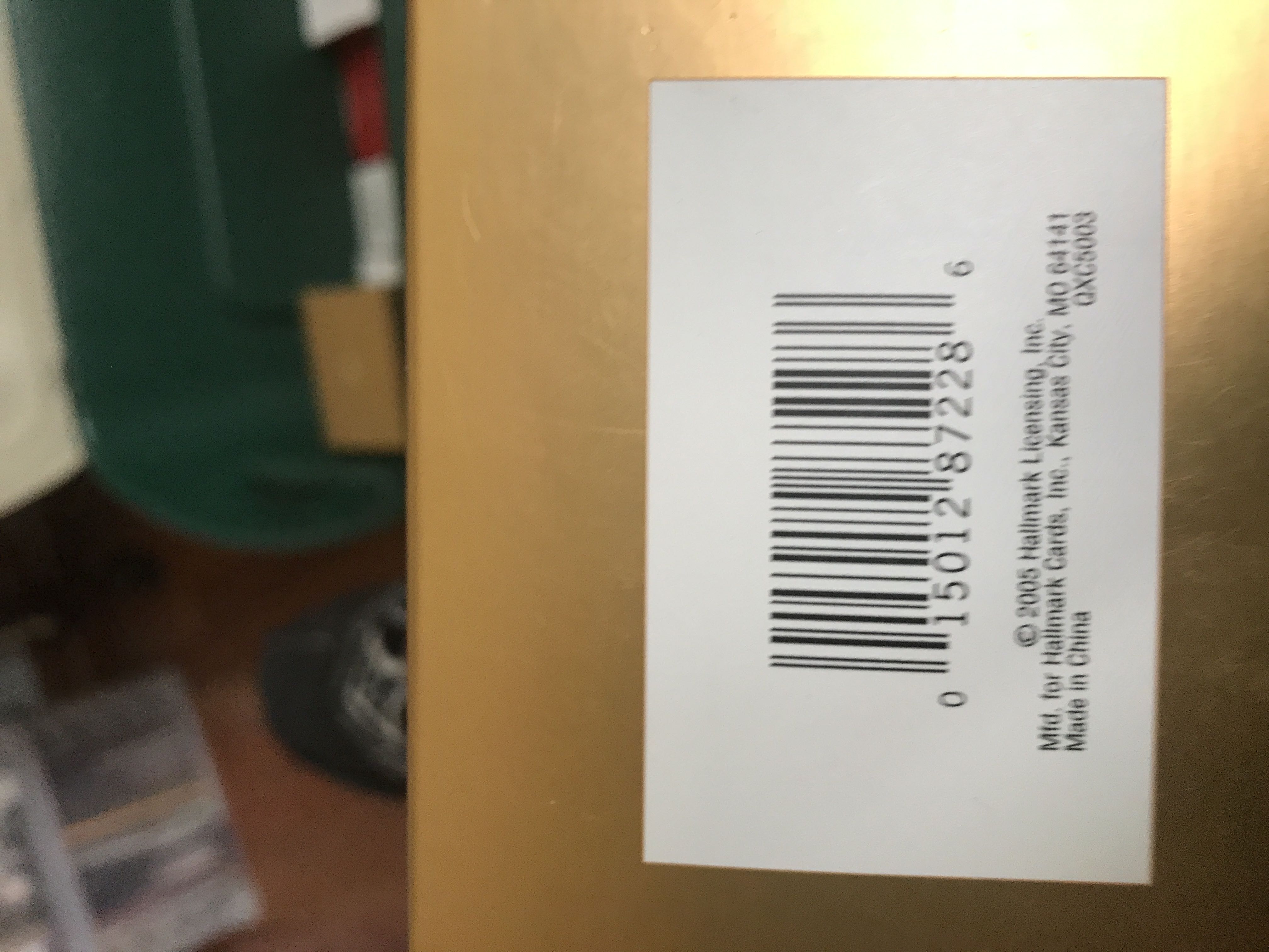 Christmas Window - Pet Shop - 2005 - Hallmark KOC Christmas Windows (3rd In Series: Pet Shop) ornament collectible [Barcode 015012872286] - Main Image 3