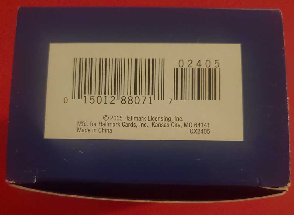 Snowtop Lodge #1 (2005) Skylar A. Woolscarf - Snowtop Lodge (Collectible Series) ornament collectible [Barcode 015012880717] - Main Image 3