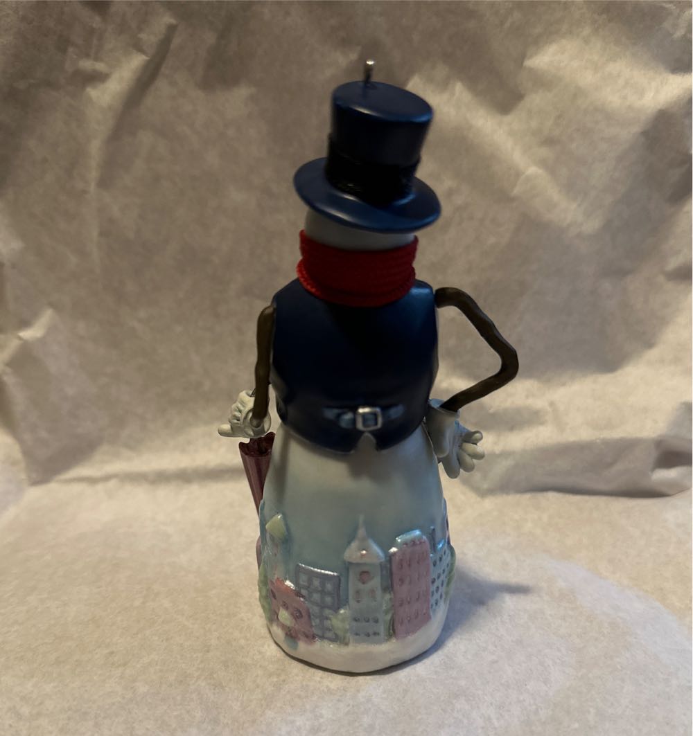 Snowtop Lodge #1 (2005) Skylar A. Woolscarf - Snowtop Lodge (Collectible Series) ornament collectible [Barcode 015012880717] - Main Image 4