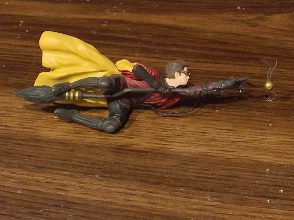 Harry Potter:  Quidditch Match - Harry Potter (Harry Potter) ornament collectible [Barcode 015012884975] - Main Image 4