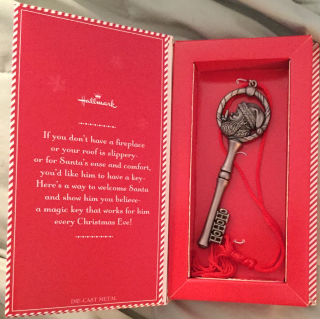Santa’s Magic Key  ornament collectible [Barcode 015012897869] - Main Image 2