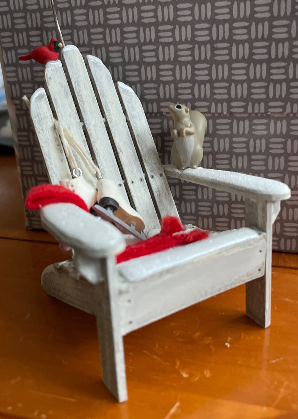 A Winter Perch - Winter Garden Collection (Marjolein Bastin) ornament collectible [Barcode 015012910261] - Main Image 2