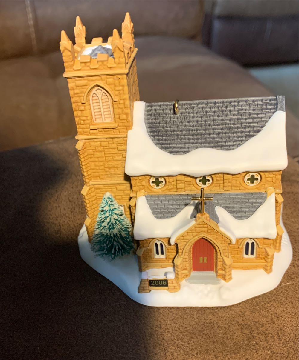 Church Candlelight Services #9 (2006) Old Stone Church (2006) - Candlelight Services (Church, Magic, Legacy Cord) ornament collectible [Barcode 015012910292] - Main Image 3