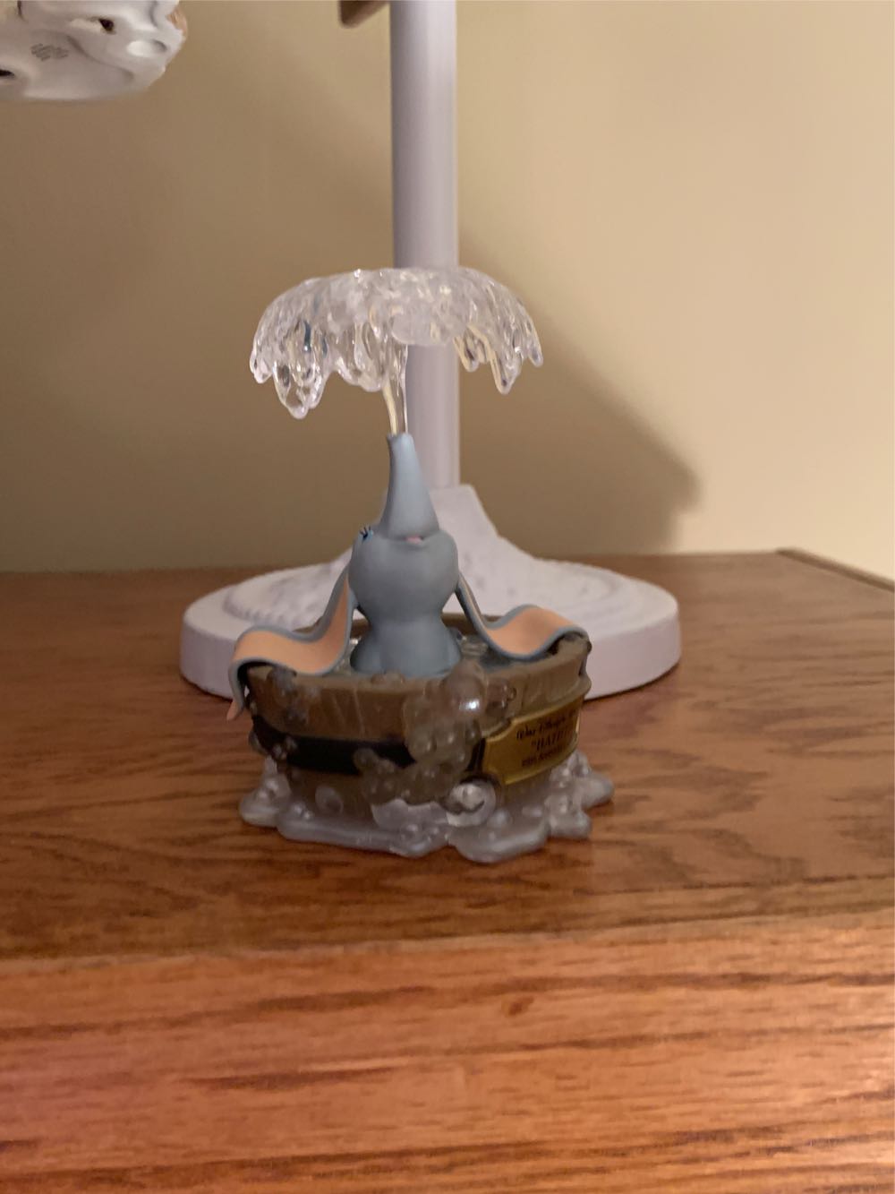 Bathtime - Dumbo (Disney) ornament collectible [Barcode 015012914559] - Main Image 3