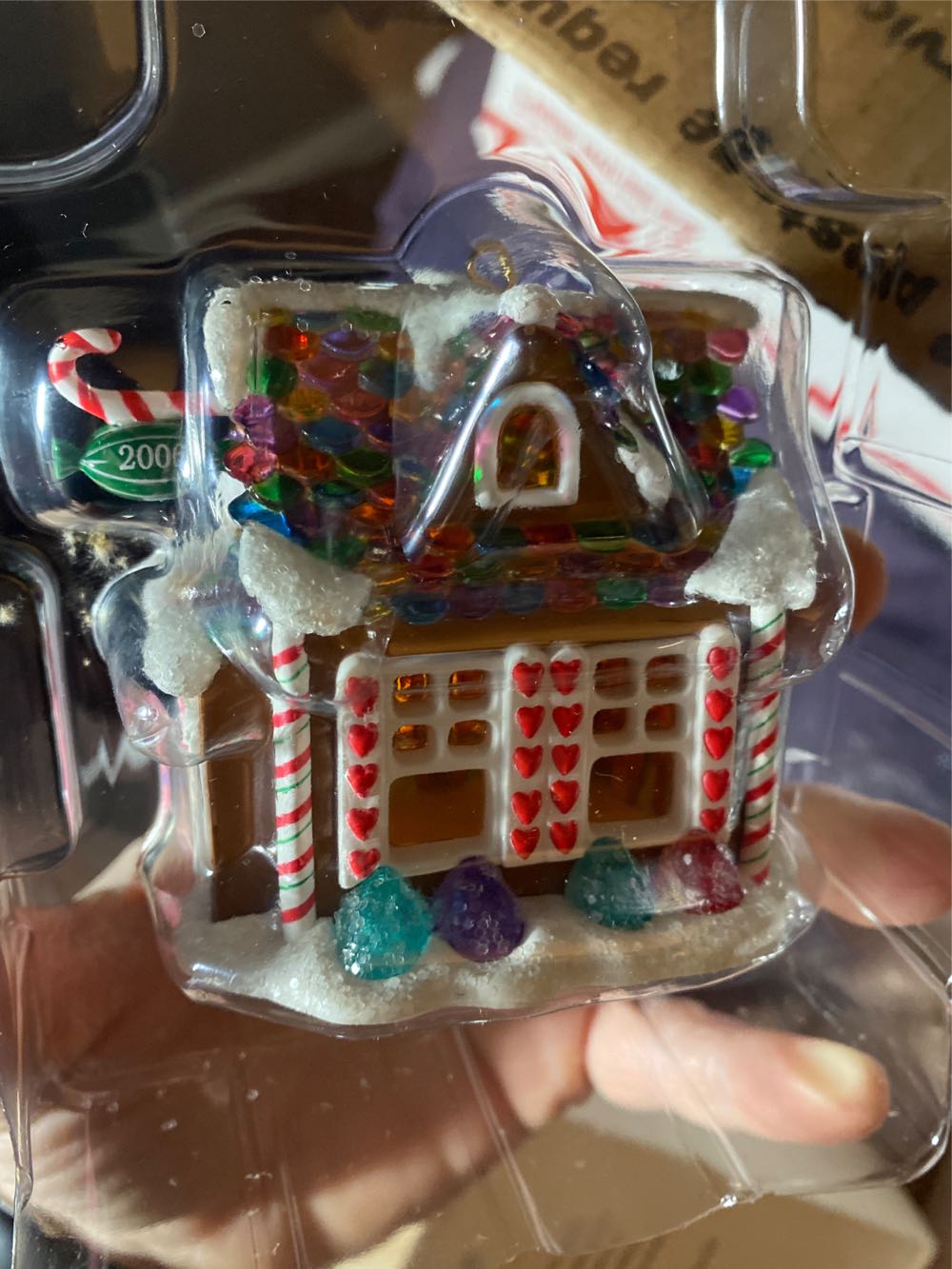 Sweet Shop - Noelville (Gingerbread) ornament collectible [Barcode 015012915846] - Main Image 4