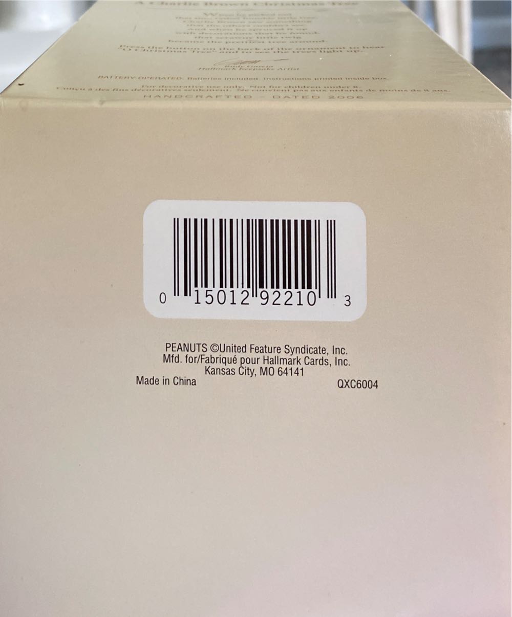 A Charlie Brown Christmas Tree - The Peanuts Gang (Peanuts) ornament collectible [Barcode 015012922103] - Main Image 3