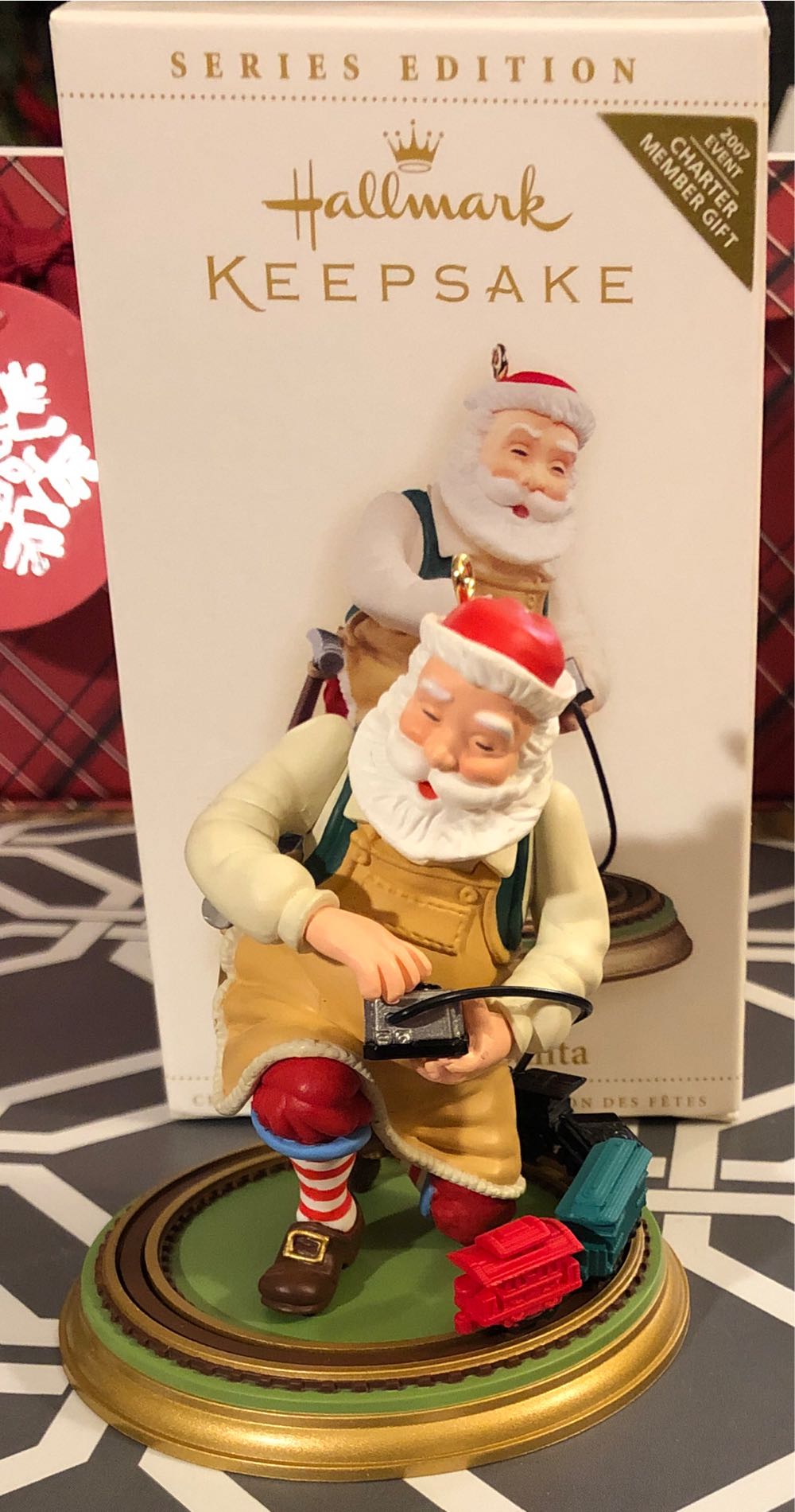 Toymaker Santa #7 (2006) - Toymaker Santa (Santa) ornament collectible [Barcode 015012926347] - Main Image 4