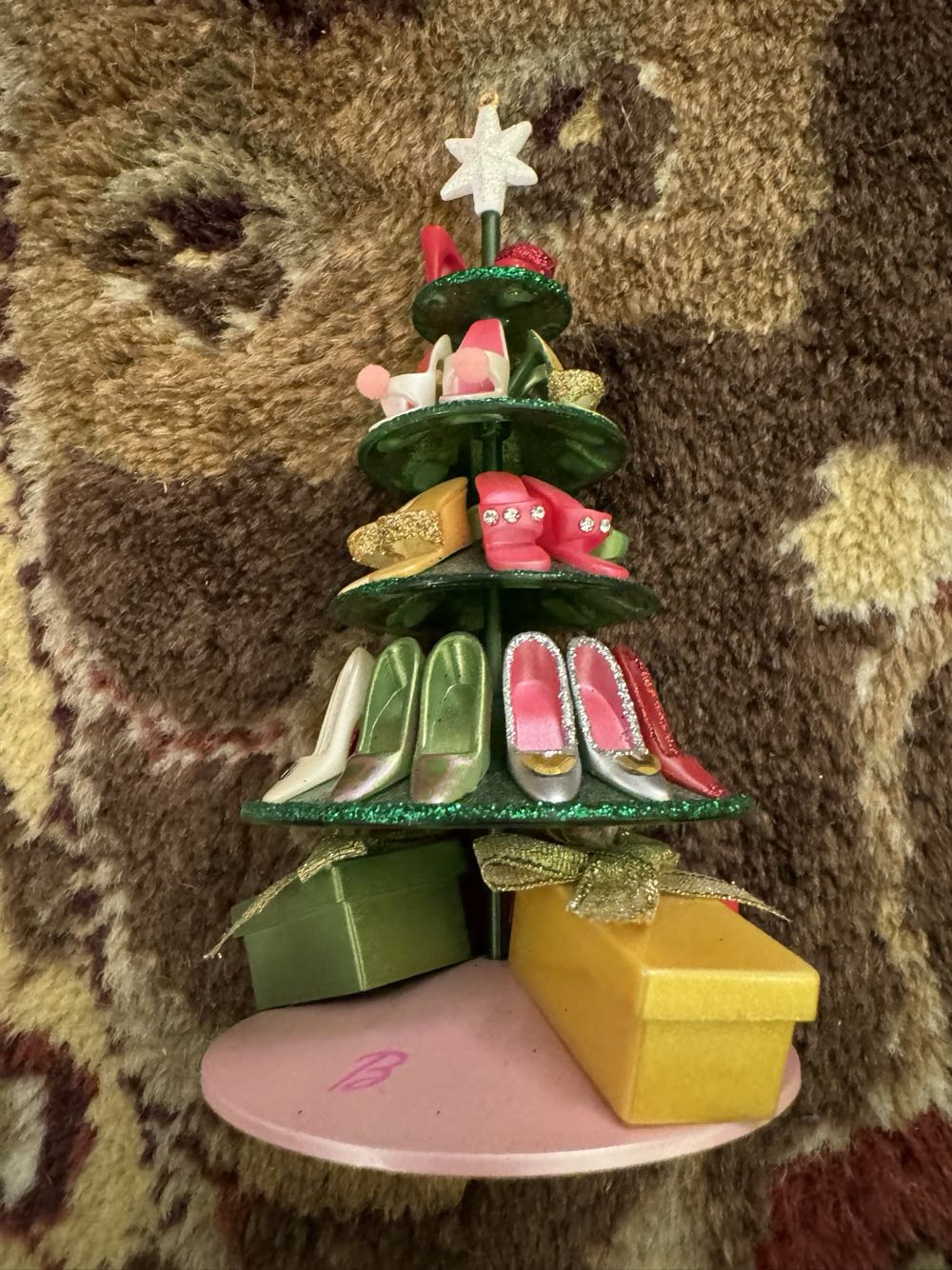 Barbie: Barbie Shoe Tree - Barbie (Barbie) ornament collectible [Barcode 015012930429] - Main Image 3