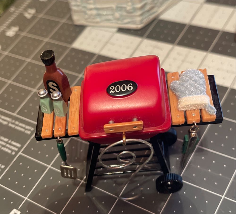 Oh, What A Grill!  (Grilling) ornament collectible [Barcode 015012939453] - Main Image 3