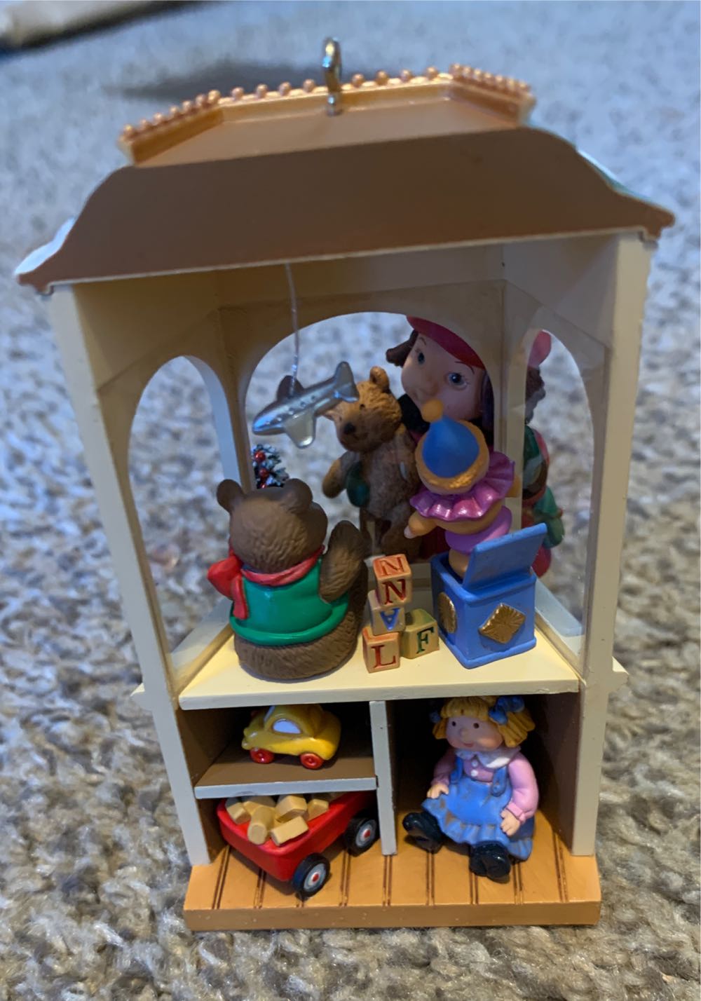 Christmas Window - Christmas Window (Toy Shop) ornament collectible [Barcode 015012939477] - Main Image 4