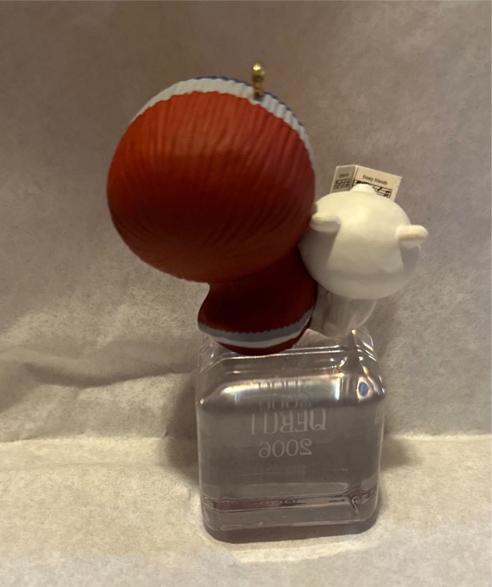 Frosty Friends LQ - Frosty Friends (Eskimo, Limited Quantity) ornament collectible [Barcode 015012951523] - Main Image 4