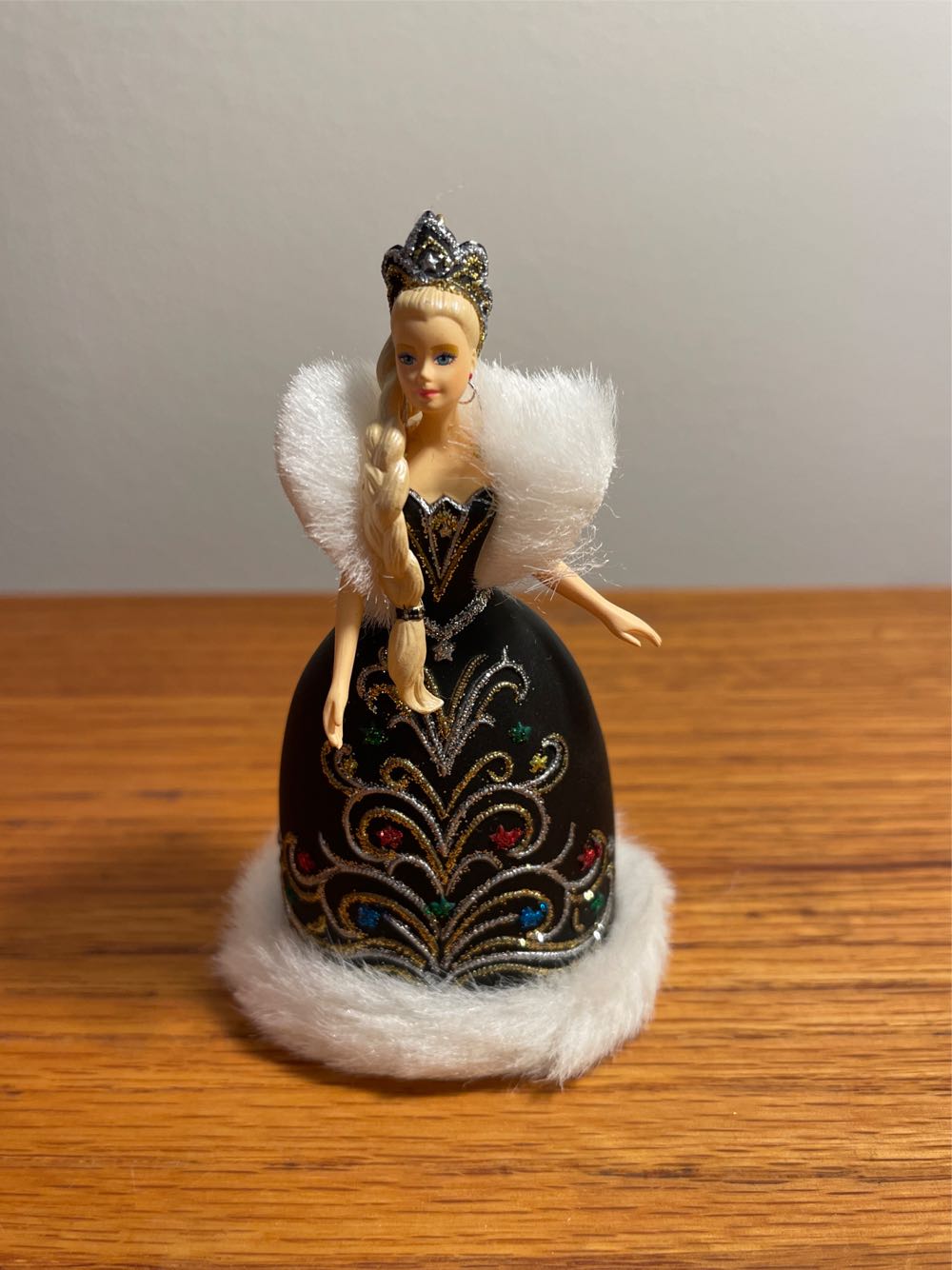 Barbie Celebration #7 2006 - Celebration Barbie Ornament Series (Holiday Barbie) ornament collectible [Barcode 015012957860] - Main Image 4