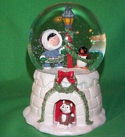 Hallmark Keepsake. Christmas. Majestic Wilderness. 2000. 4th In Series. Foxes In The Wilderness. Designed By Mark Newman.