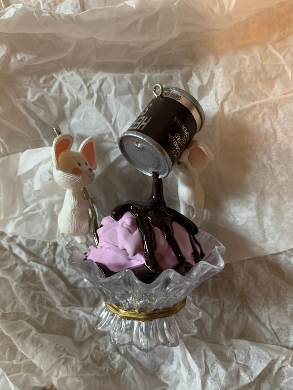 Friendship Sundae  - Hershey’s (Mice Food Hershey) ornament collectible [Barcode 015012166477] - Main Image 3