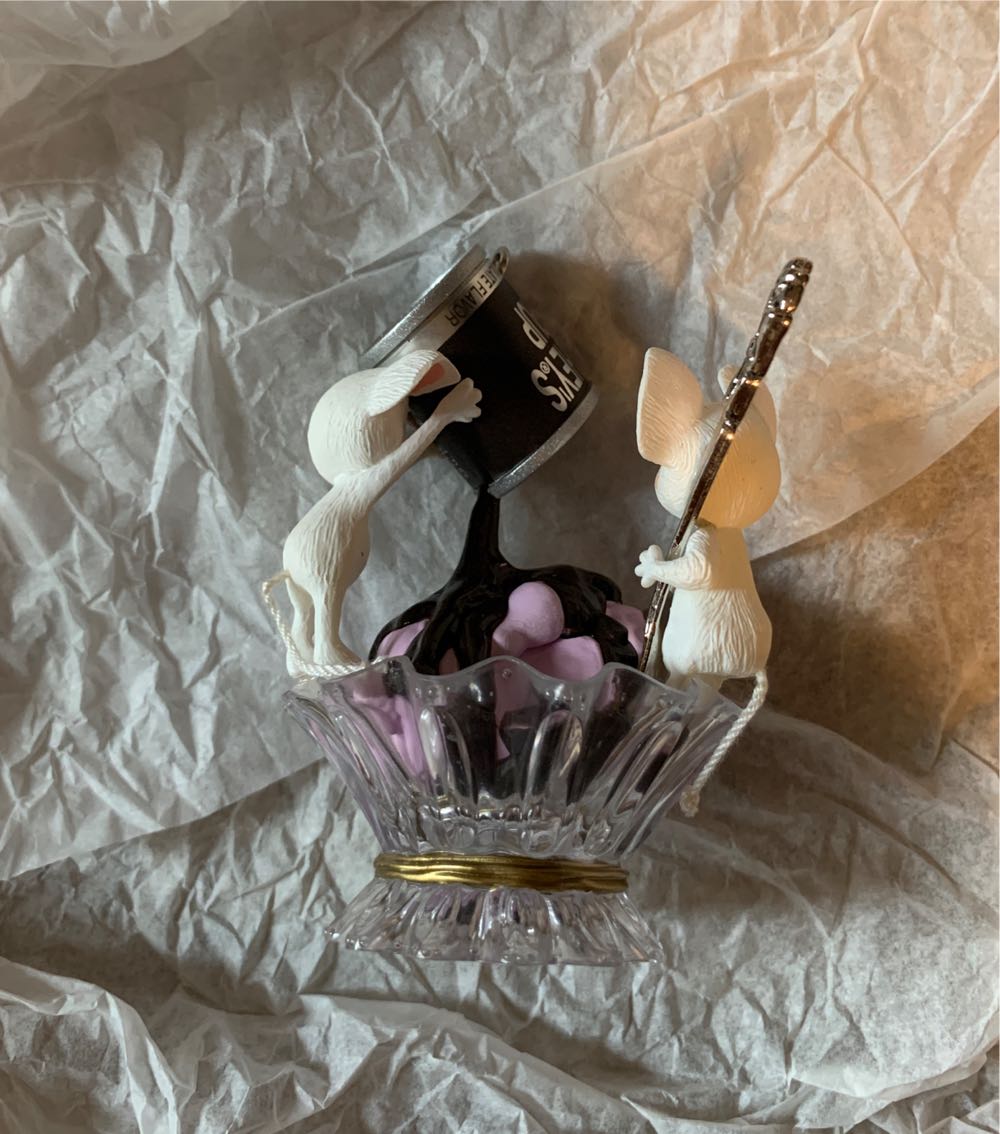 Friendship Sundae  - Hershey’s (Mice Food Hershey) ornament collectible [Barcode 015012166477] - Main Image 4