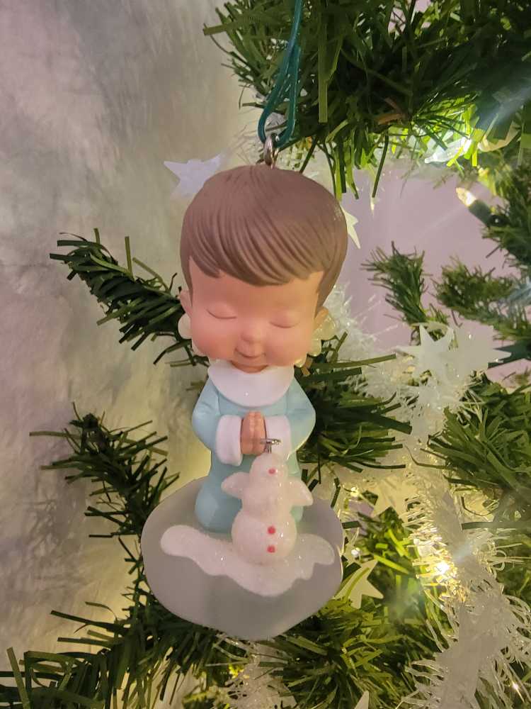 Mary’s Angels 20 - Snowball - Mary’s Angels (Angel) ornament collectible [Barcode 015012975369] - Main Image 4