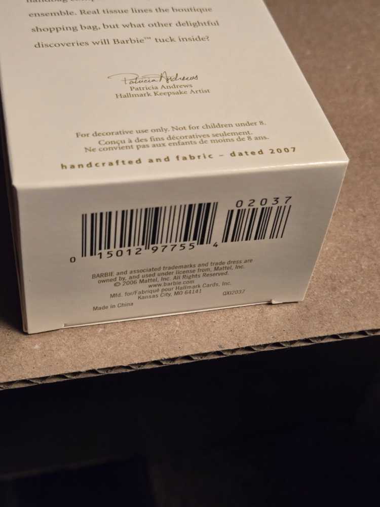 Barbie Continental Holiday Barbie - Barbie (Barbie Fashion Model Collection) ornament collectible [Barcode 015012977554] - Main Image 3