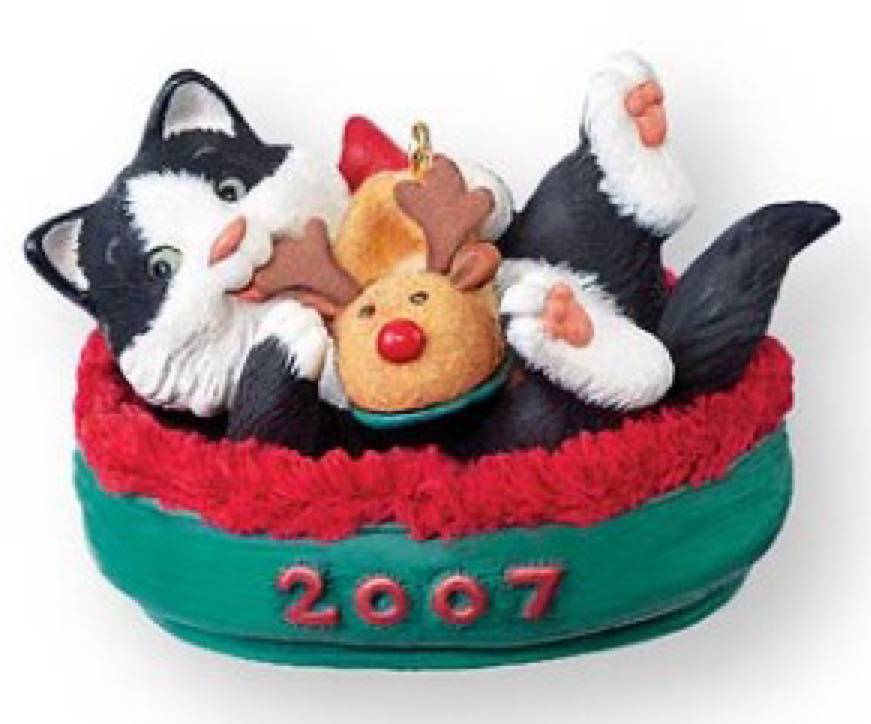 Mischievous Kittens: Kitten with Toys in Bed - Mischievous Kittens (Cat) ornament collectible [Barcode 015012979015] - Main Image 2