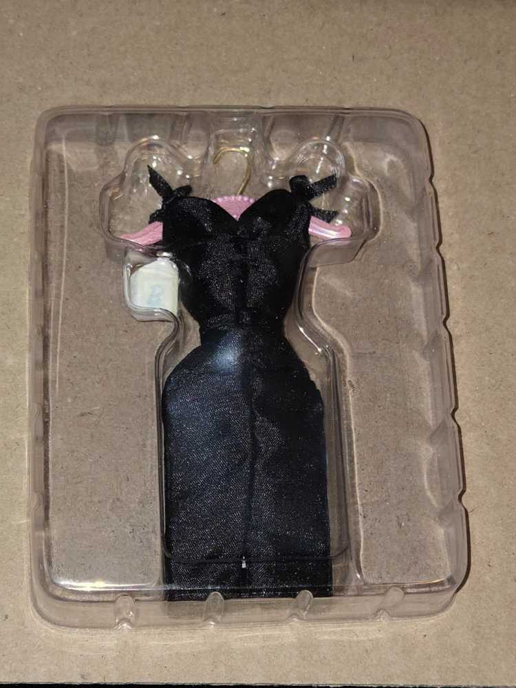 Barbie Little Black Dress - Barbie Ornament (Keepsake) ornament collectible [Barcode 015012980998] - Main Image 4