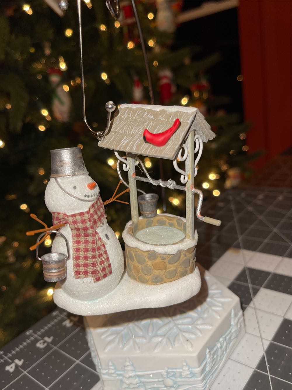 SWG Wishing-Well Friends - The Snowmen of Winter Garden (Snowman) ornament collectible [Barcode 015012982268] - Main Image 4