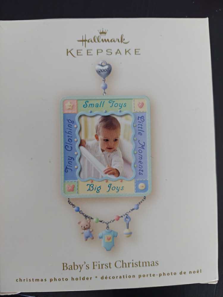 Baby’s First Christmas - Gift From Mom & Dad (Photo Holder) ornament collectible [Barcode 015012982824] - Main Image 3