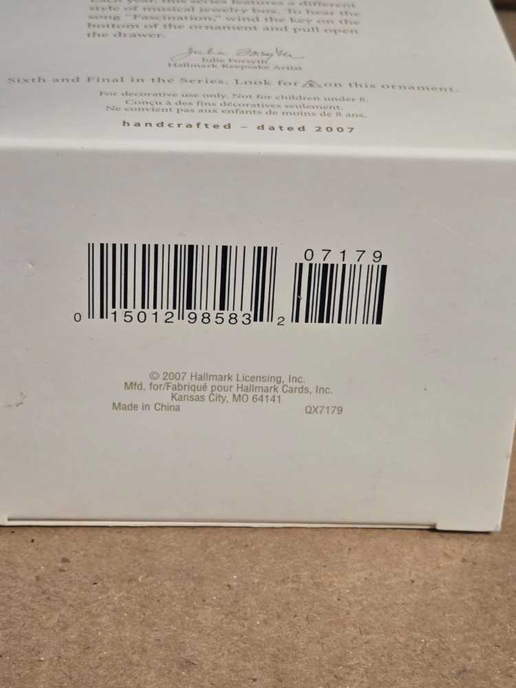 T&D#6 - Waltzing On Air  - Treasures And Dreams ornament collectible [Barcode 015012985832] - Main Image 3