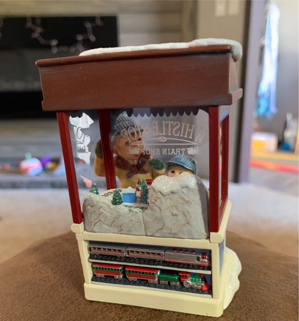 Christmas Window 2007 #5 - Christmas Windows (Whistle Stop Train Shop) ornament collectible [Barcode 015012986532] - Main Image 4