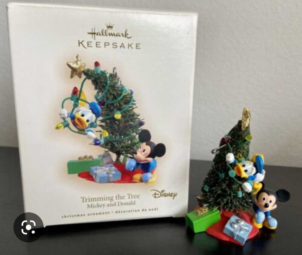Disney Mickey & Donald Trimming the Tree - Mickey and Donald (Disney) ornament collectible [Barcode 015012990409] - Main Image 4