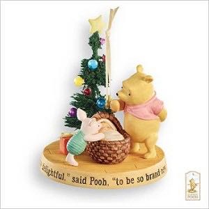 Baby’s First Christmas 2007 - Winnie the Pooh (Disney) ornament collectible [Barcode 015012994766] - Main Image 1