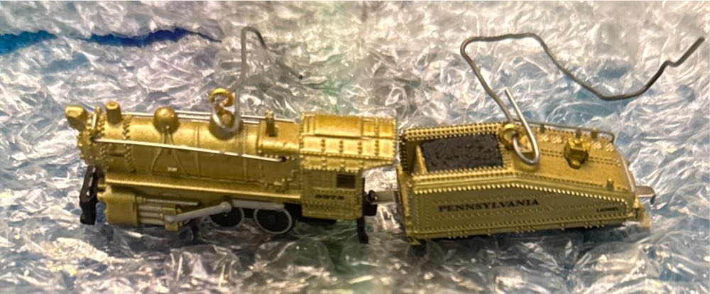 Pennsylvania B6 Locomotive And Tender - Lionel Train Miniature (Trains, Mini) ornament collectible [Barcode 015012996104] - Main Image 4