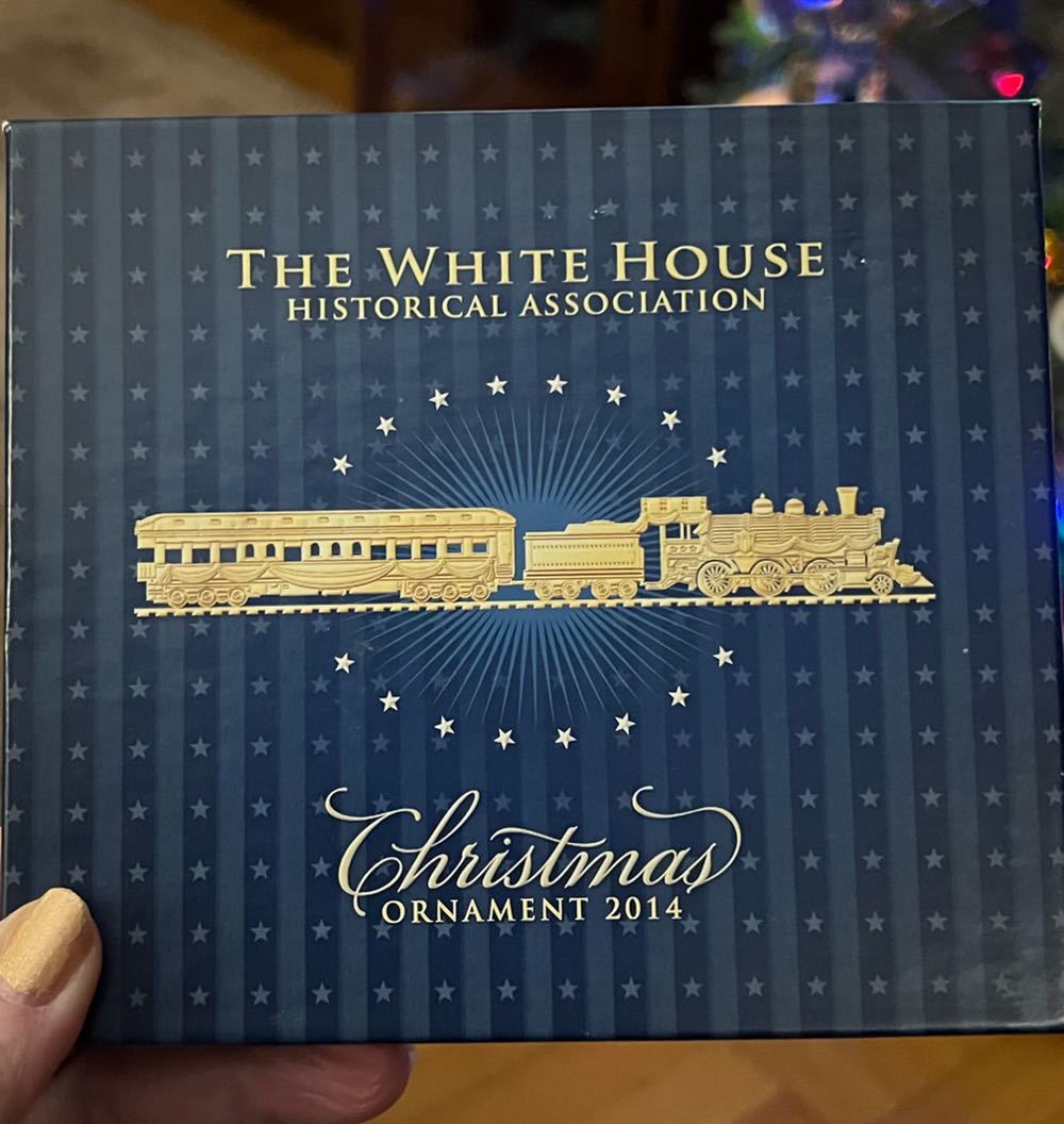 2003 White House Ornament - White House Christmas Ornaments (The White House Historical Association) ornament collectible [Barcode 015645727953] - Main Image 4