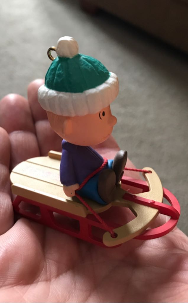 Peanuts Gang #3 Linus - The Peanuts Gang (Collector’s Series) ornament collectible [Barcode 015012176711] - Main Image 2