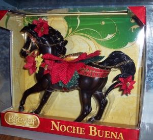 Noche Buena - Holiday Horse (Breyer Horse) ornament collectible [Barcode 019756701123] - Main Image 2