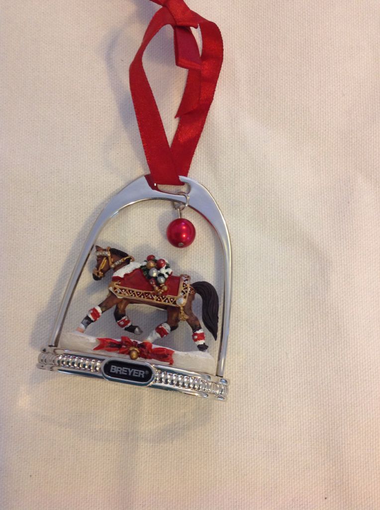 Winter Belle Holiday Horse  (Breyer Horse) ornament collectible [Barcode 019756703110] - Main Image 2