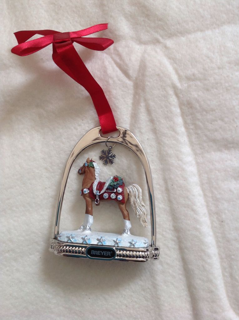 Holiday On Parade - Stirrup Ornament (Breyer Horse) ornament collectible [Barcode 019756703134] - Main Image 2