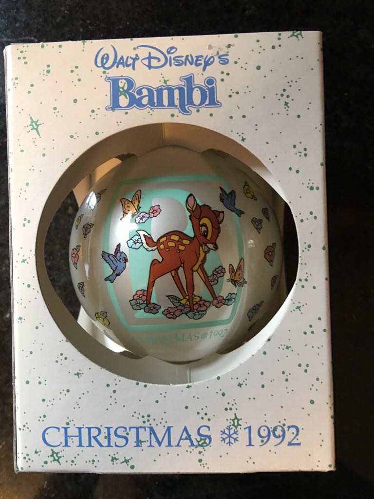 Mickey & Minnie Caroling