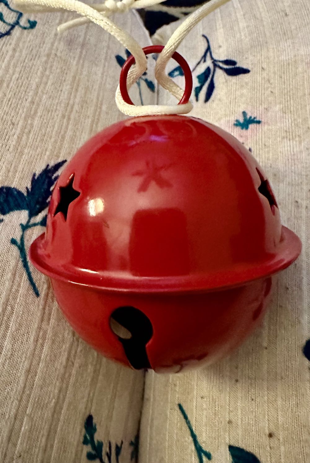 Red Bell  (Bells) ornament collectible [Barcode 045484136029] - Main Image 2