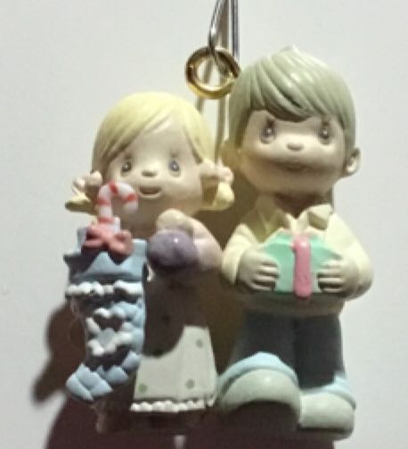 Mini Moments   (Precious Moments) ornament collectible [Barcode 045544139403] - Main Image 1