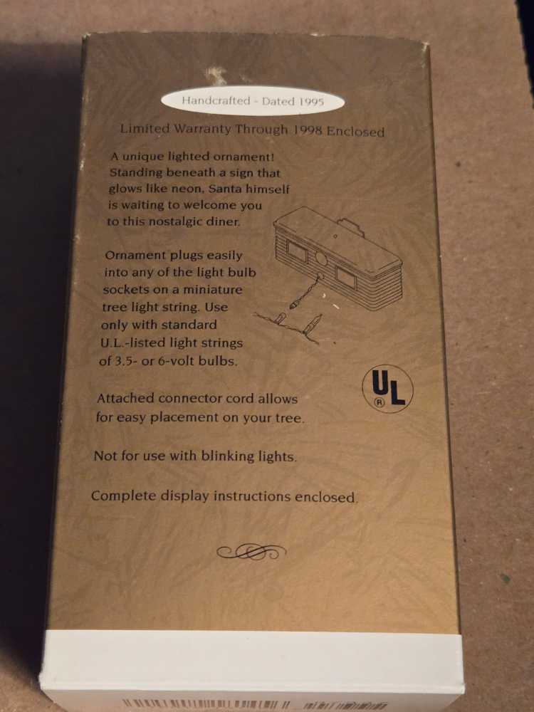 Santa’s Diner - Magic Plug-in (Santa) ornament collectible [Barcode 015012181456] - Main Image 2