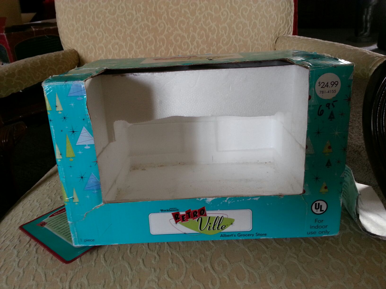 Albert’s Grocery Store - Retro Ville ornament collectible [Barcode 049696360111] - Main Image 2