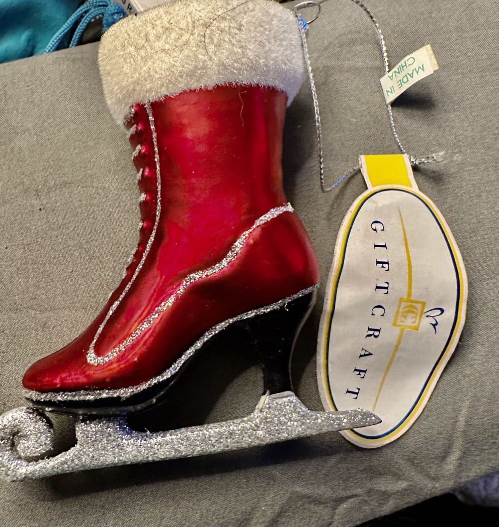 Red Ice Skate Ornament  ornament collectible [Barcode 067103786118] - Main Image 3